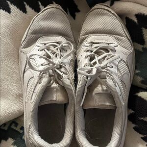 NIKE Athletic Sneakers size: 8 1/2